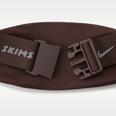 NikeSKIMS Women's Waistpack. Nike.com